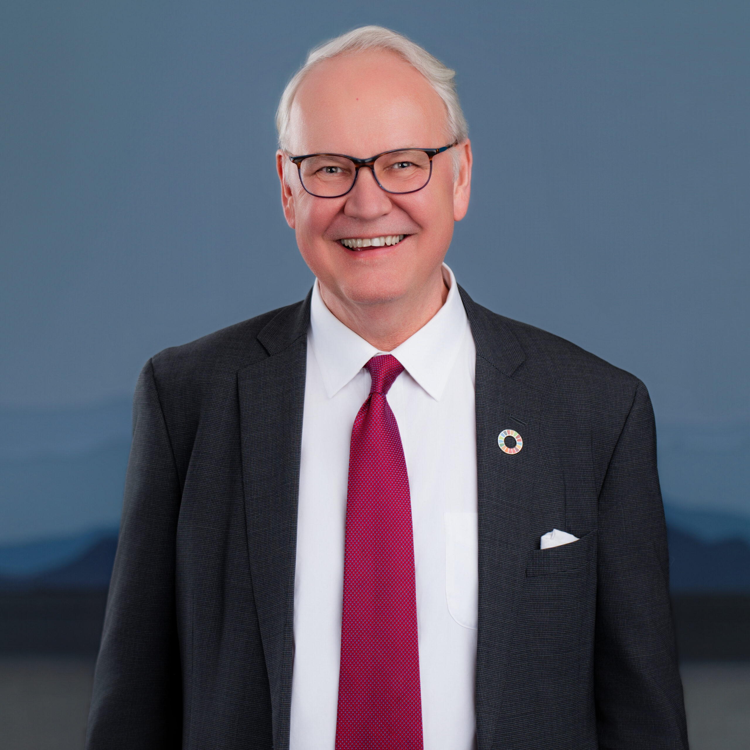 John Hendra : Senior advisor